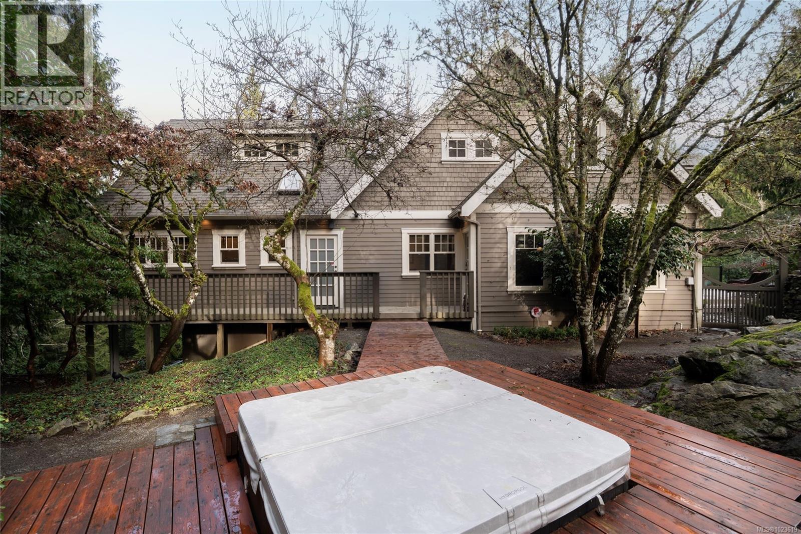 1046 Greig Ave, Central Saanich