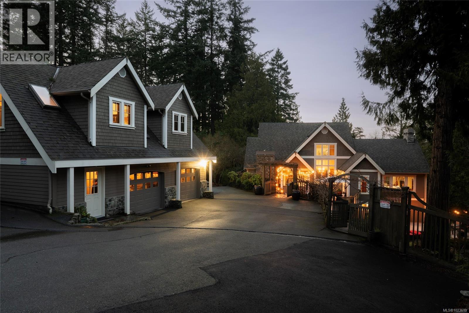 1046 Greig Ave, Central Saanich