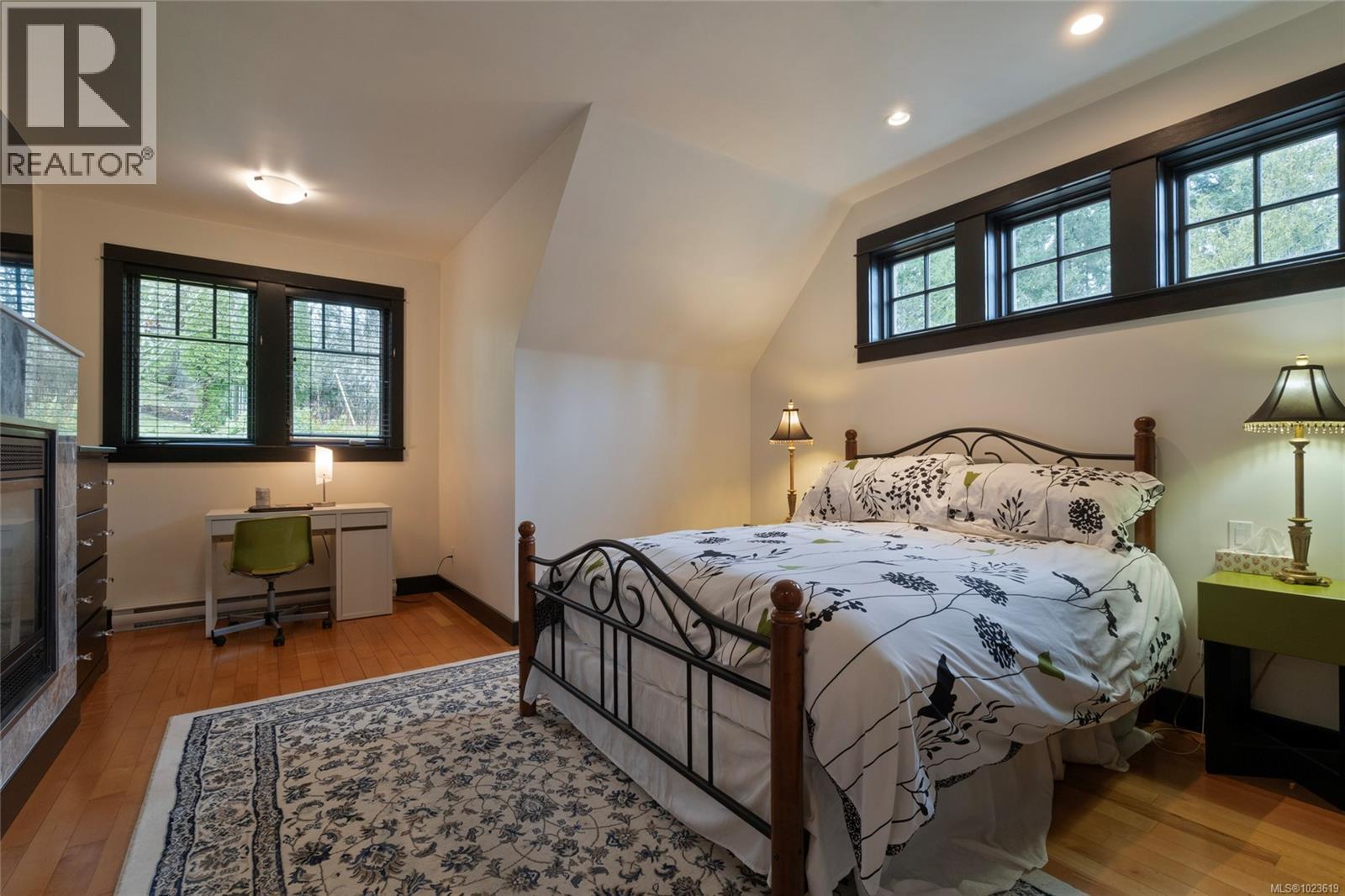 1046 Greig Ave, Central Saanich