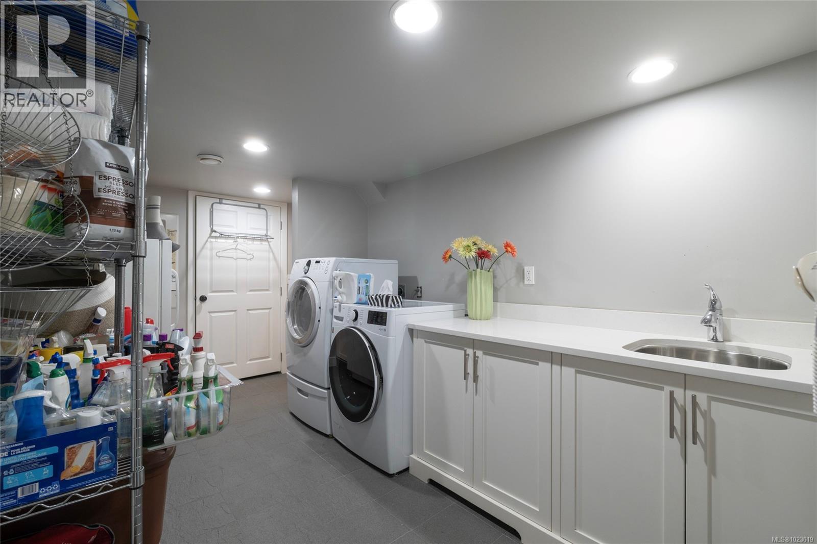 1046 Greig Ave, Central Saanich