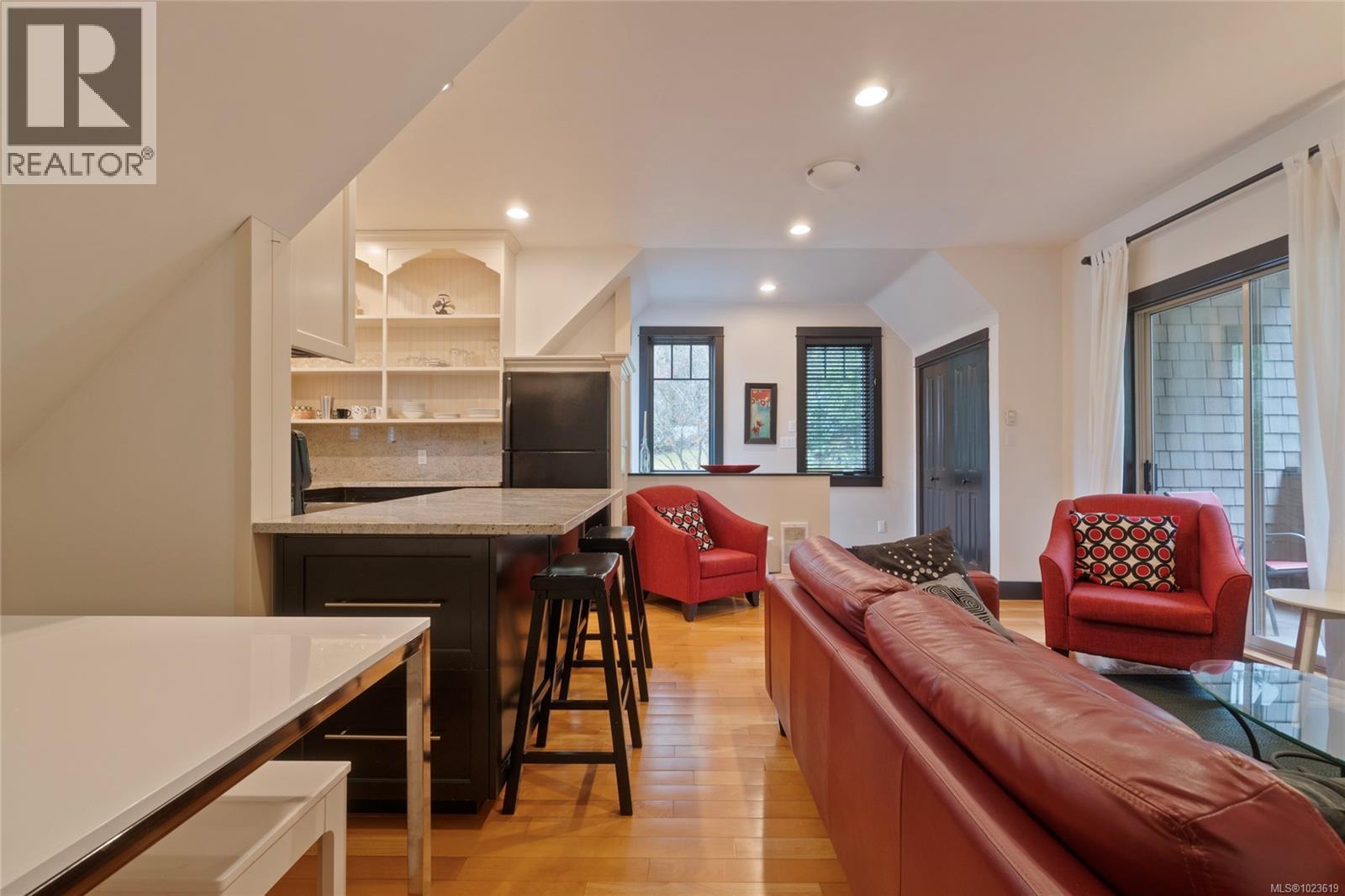 1046 Greig Ave, Central Saanich