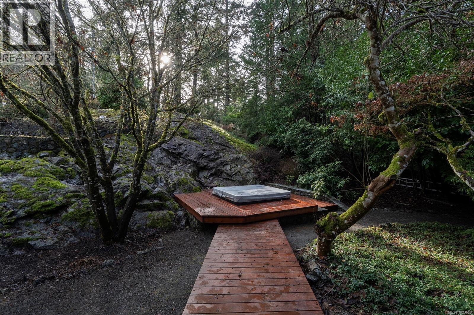 1046 Greig Ave, Central Saanich