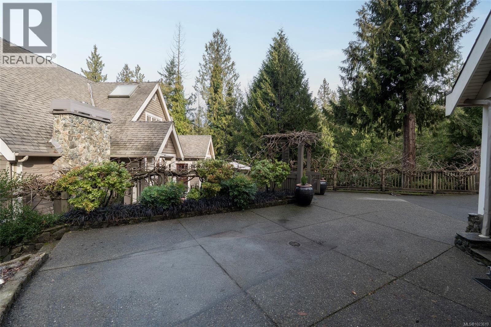 1046 Greig Ave, Central Saanich