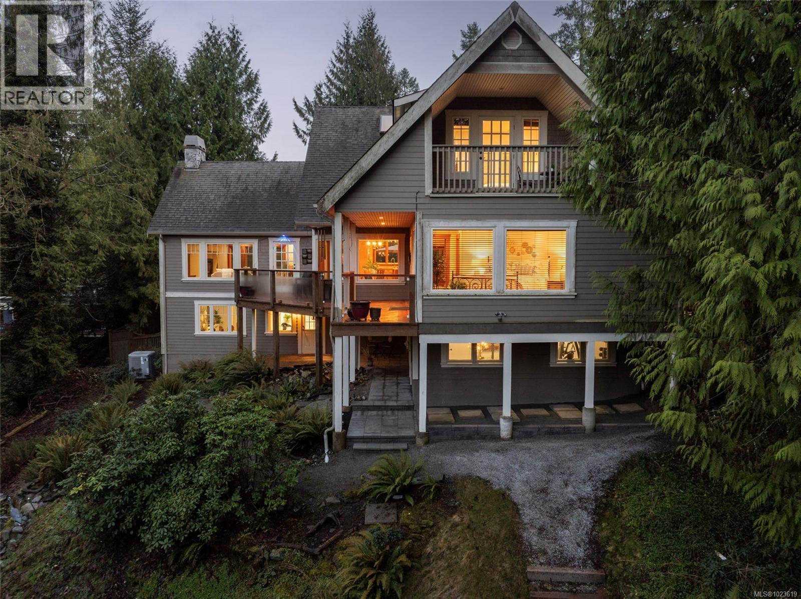 1046 Greig Ave, Central Saanich