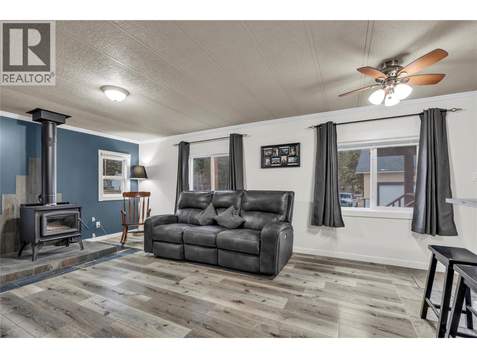 74 Fish Lake Road, Summerland