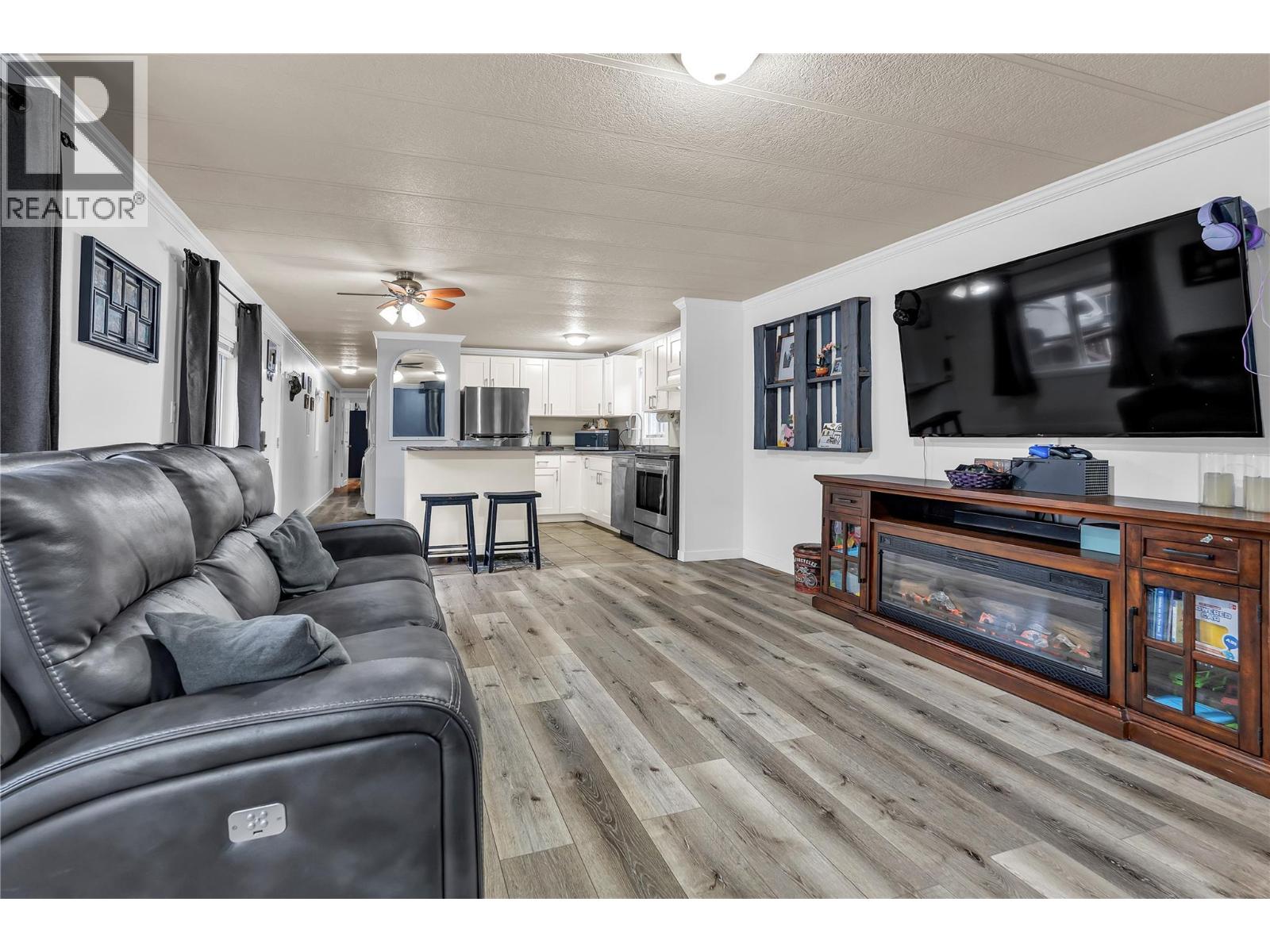 74 Fish Lake Road, Summerland