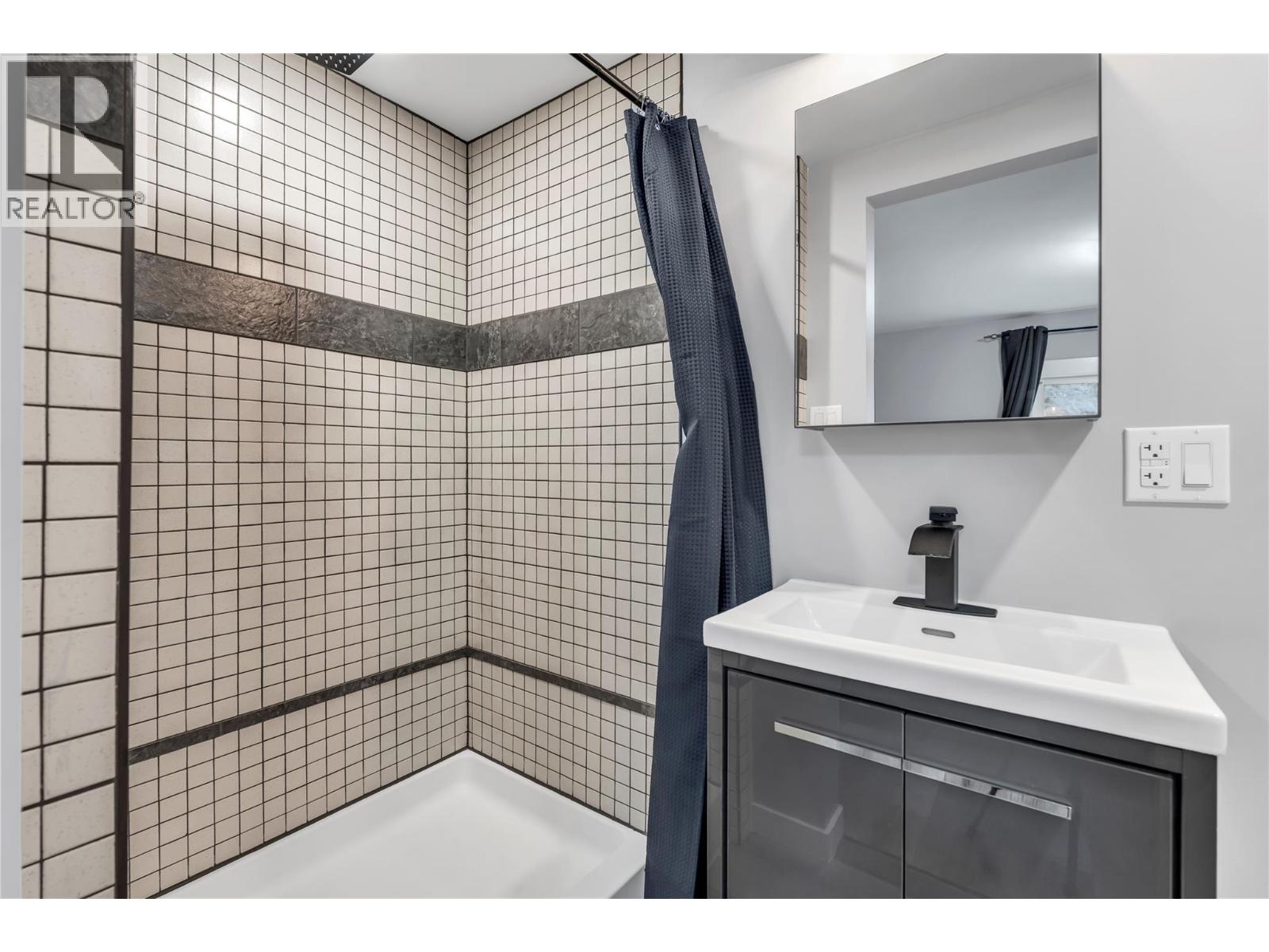 74 Fish Lake Road, Summerland