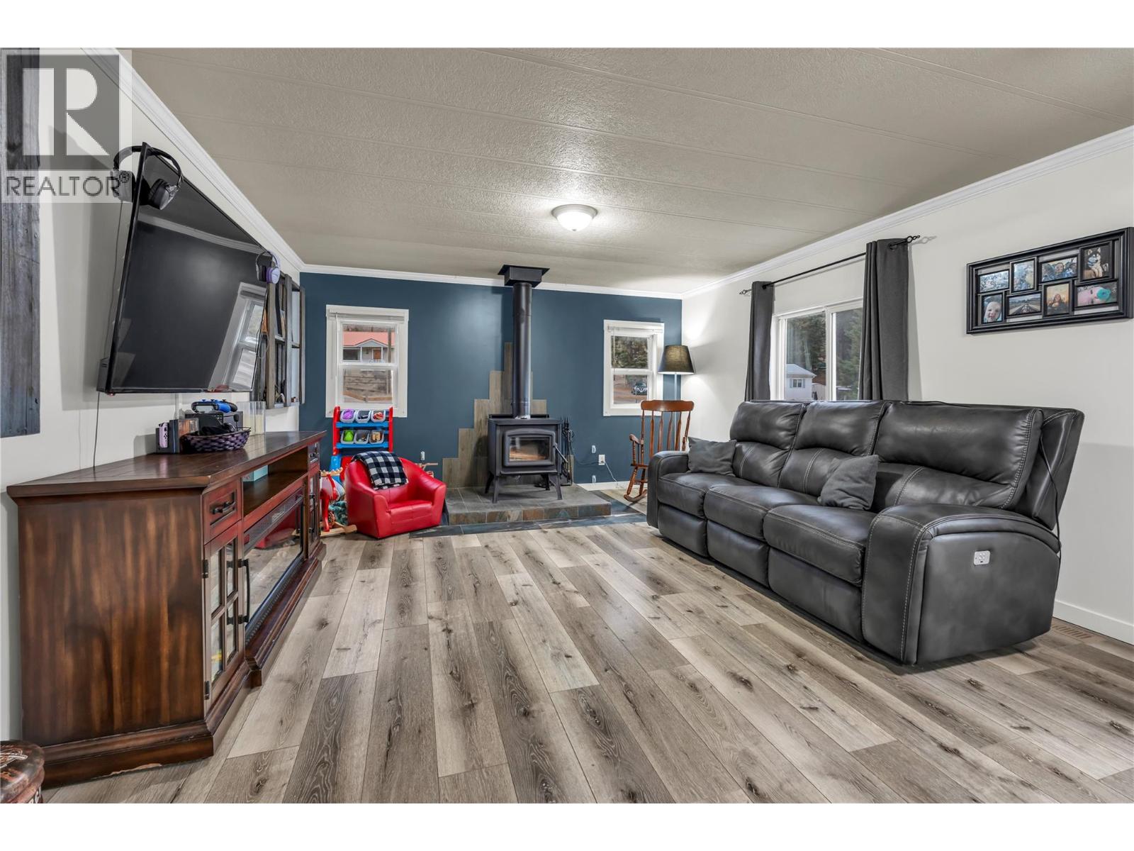 74 Fish Lake Road, Summerland