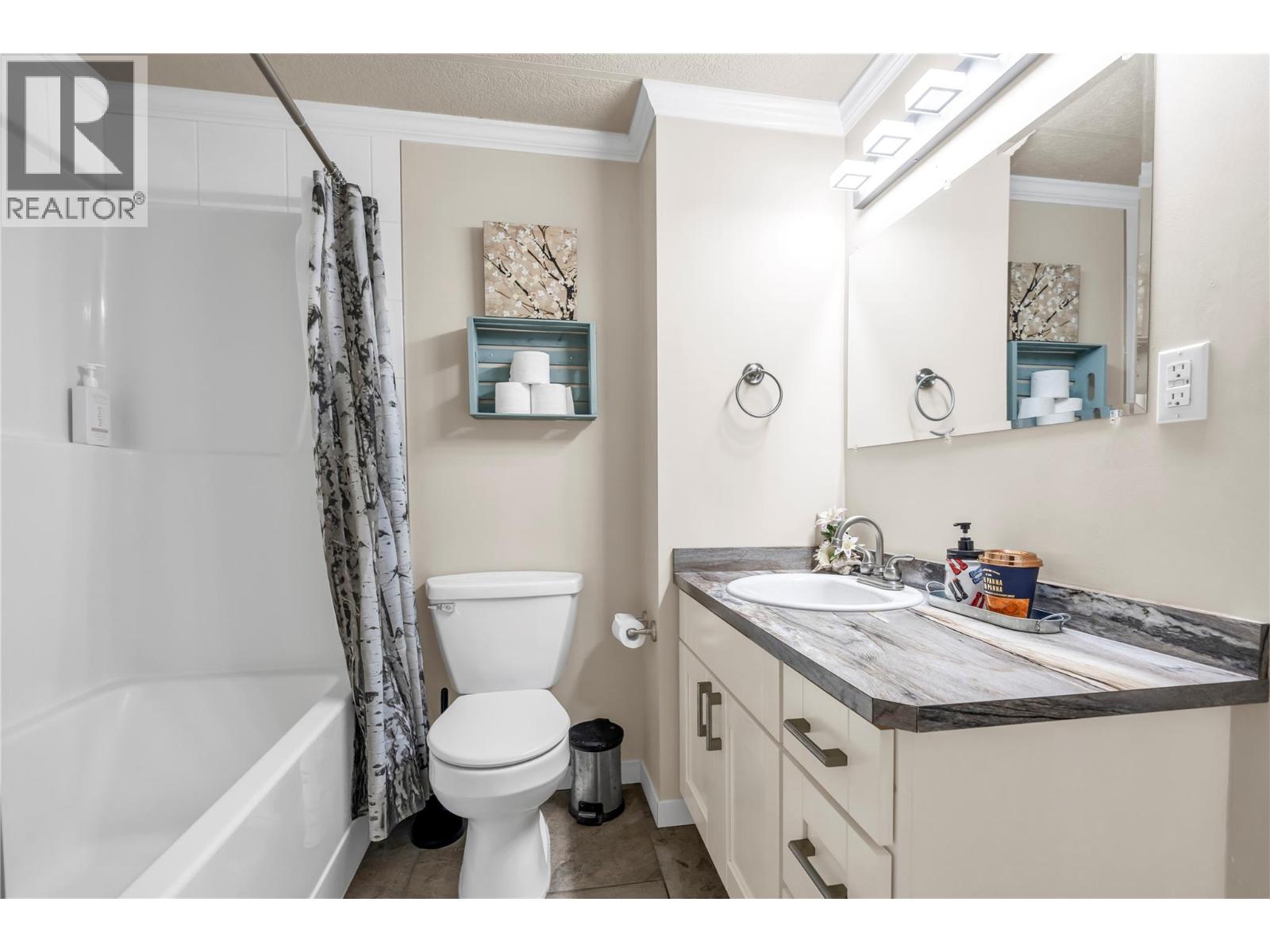 74 Fish Lake Road, Summerland