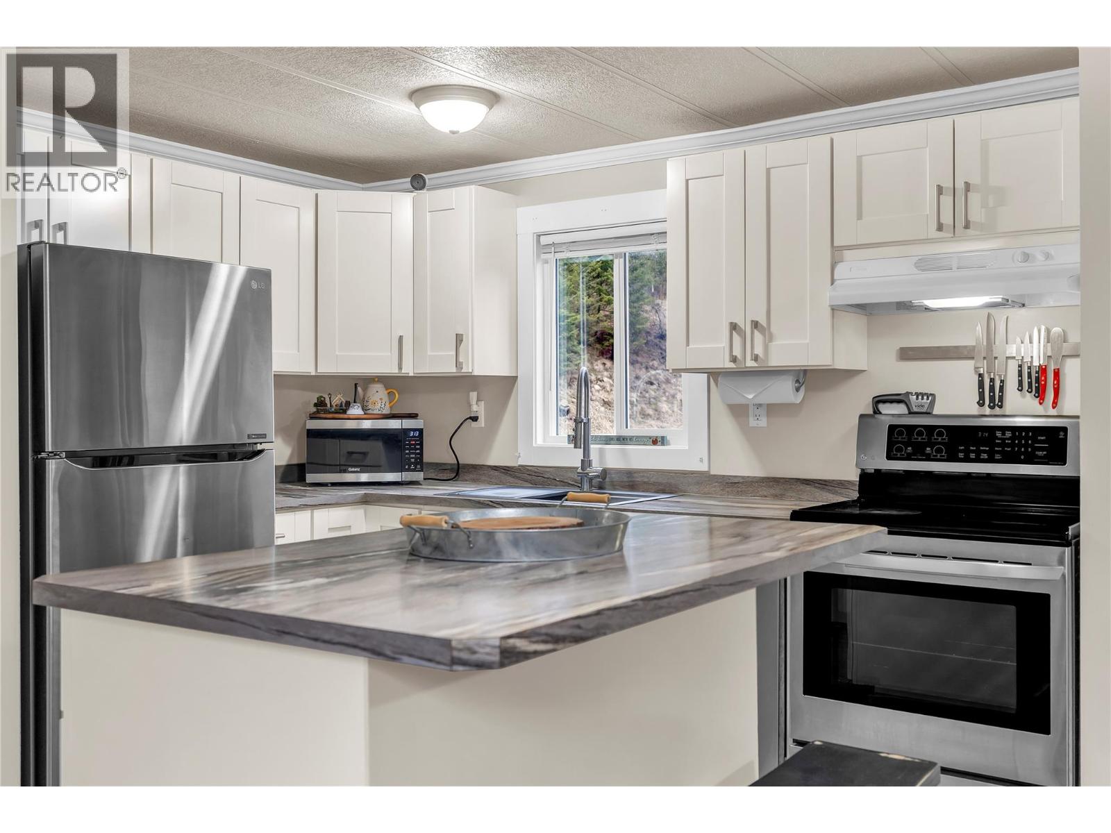 74 Fish Lake Road, Summerland