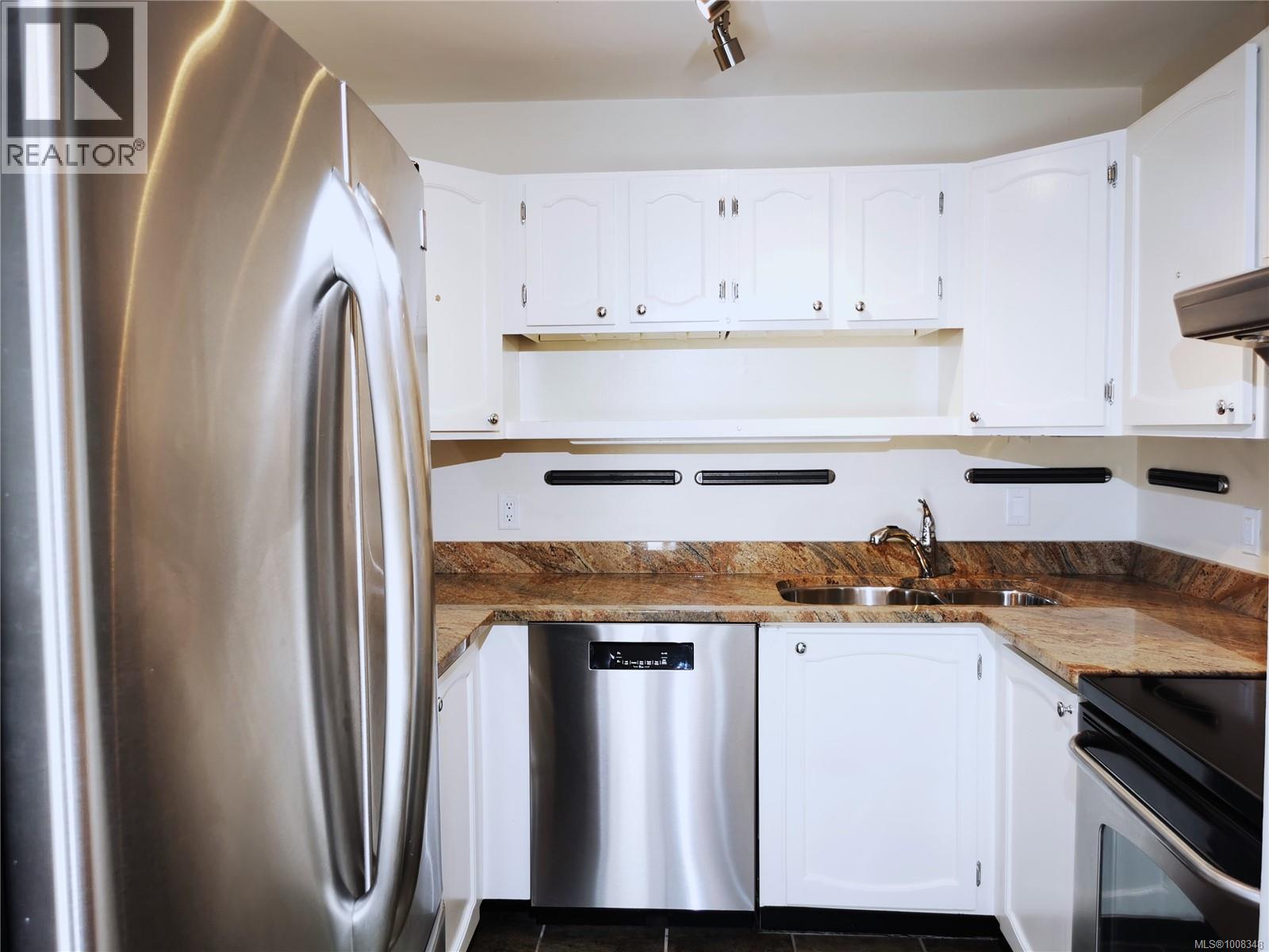 407 10016 Third Street, Sidney