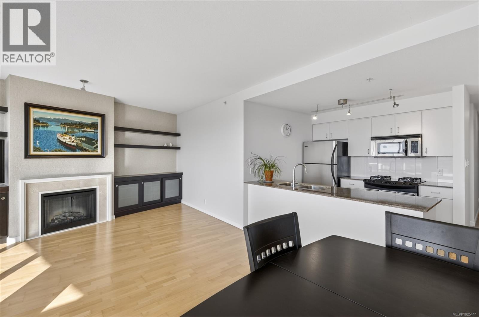 905 160 Wilson Street, Victoria