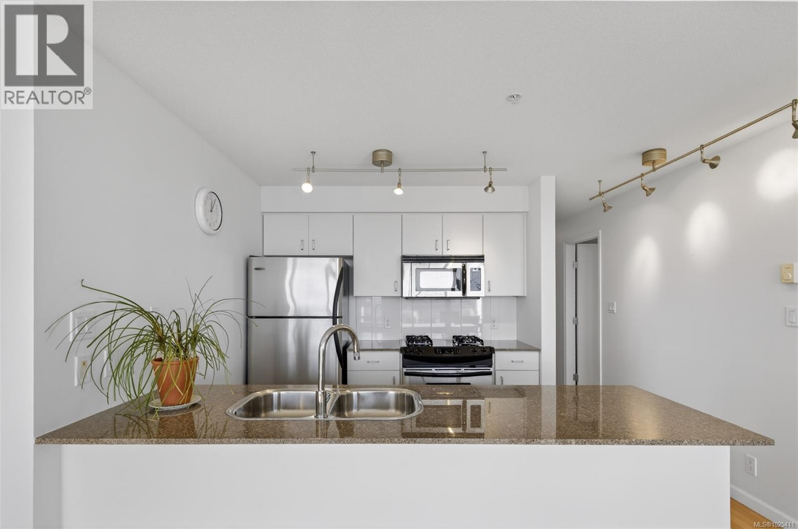 905 160 Wilson Street, Victoria