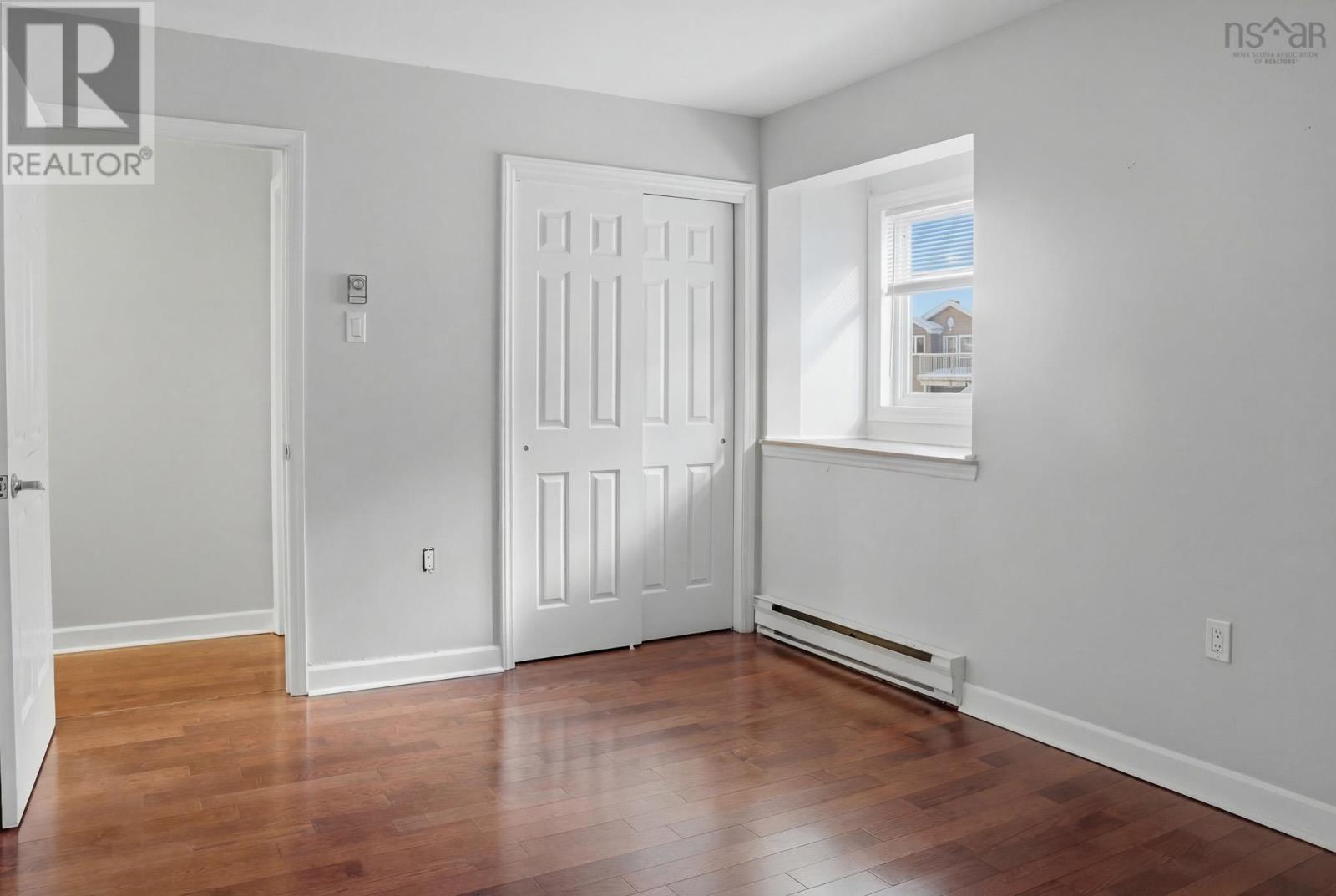 Property 20 of 36 of 106 126 Farnham Gate Road