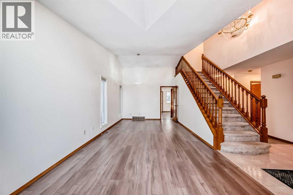 Single Family House for Sale in  Edgepark Way NW Edgemont Calgary 