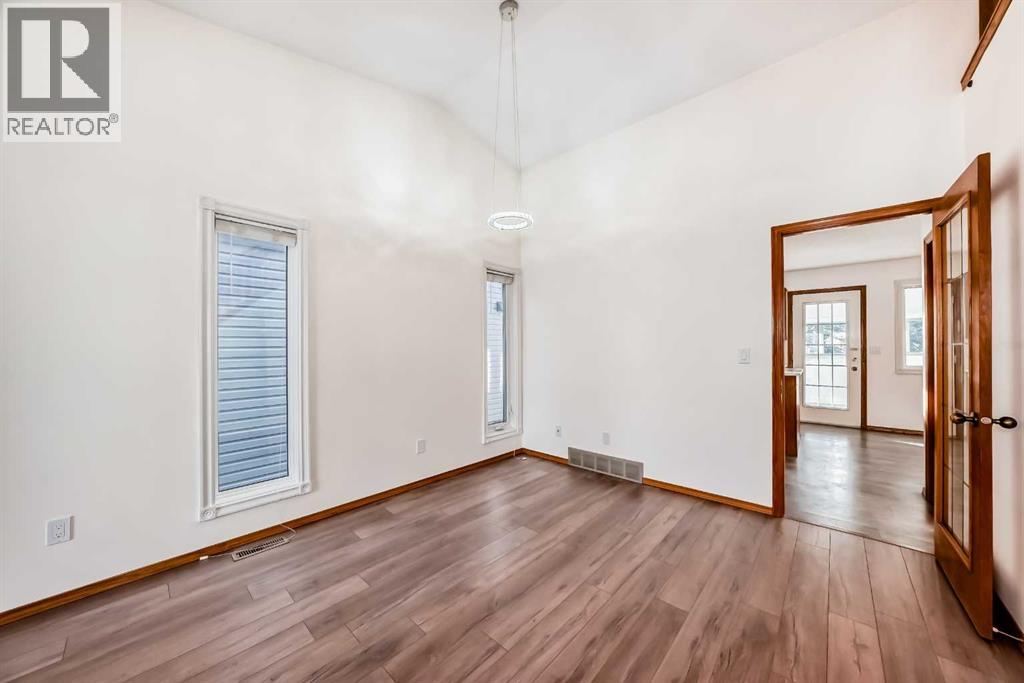 Single Family House for Sale in  Edgepark Way NW Edgemont Calgary 