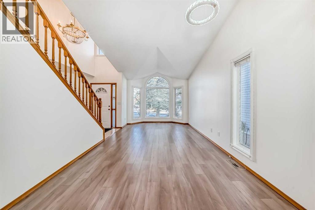 Single Family House for Sale in  Edgepark Way NW Edgemont Calgary 