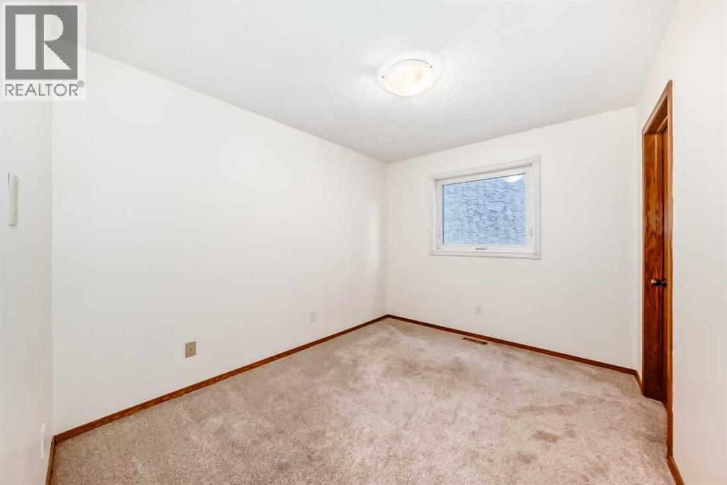 Single Family House for Sale in  Edgepark Way NW Edgemont Calgary 