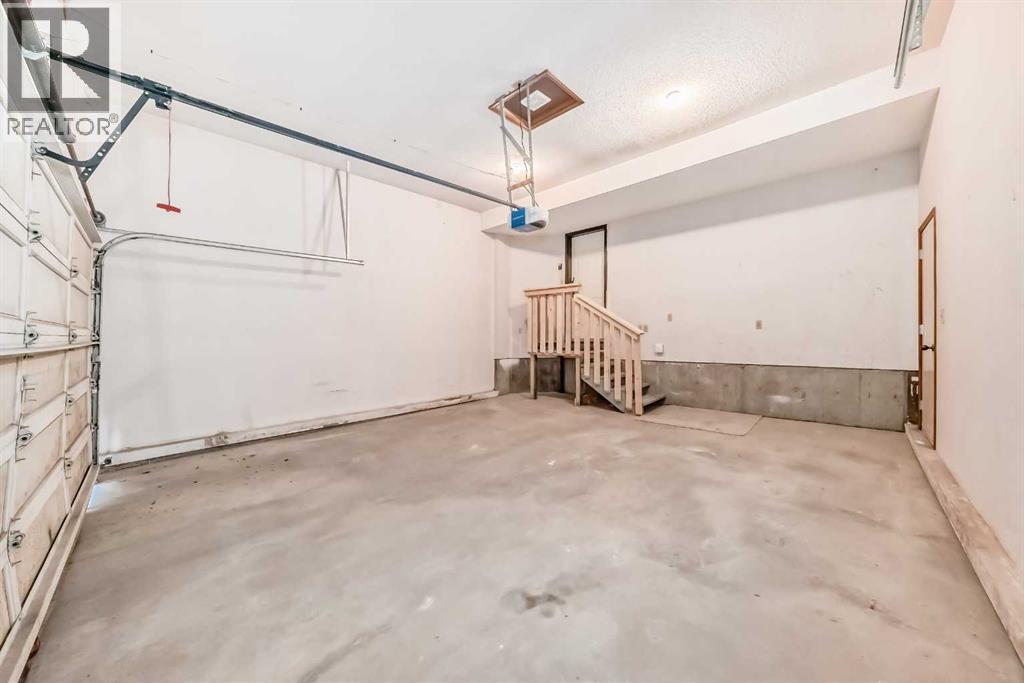 Single Family House for Sale in  Edgepark Way NW Edgemont Calgary 