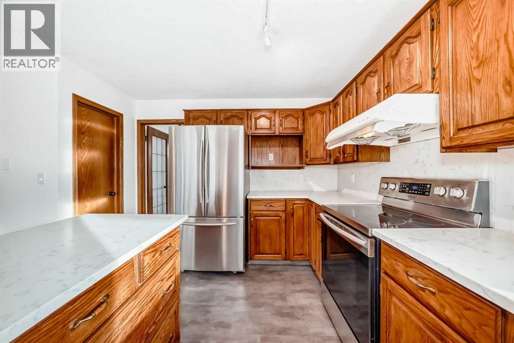 Single Family House for Sale in  Edgepark Way NW Edgemont Calgary 