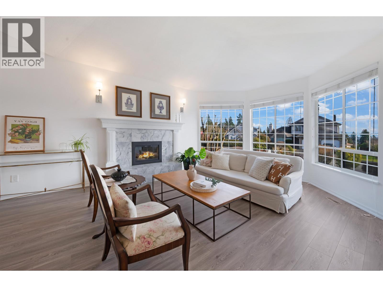 2259 PARADISE Avenue - photo 2