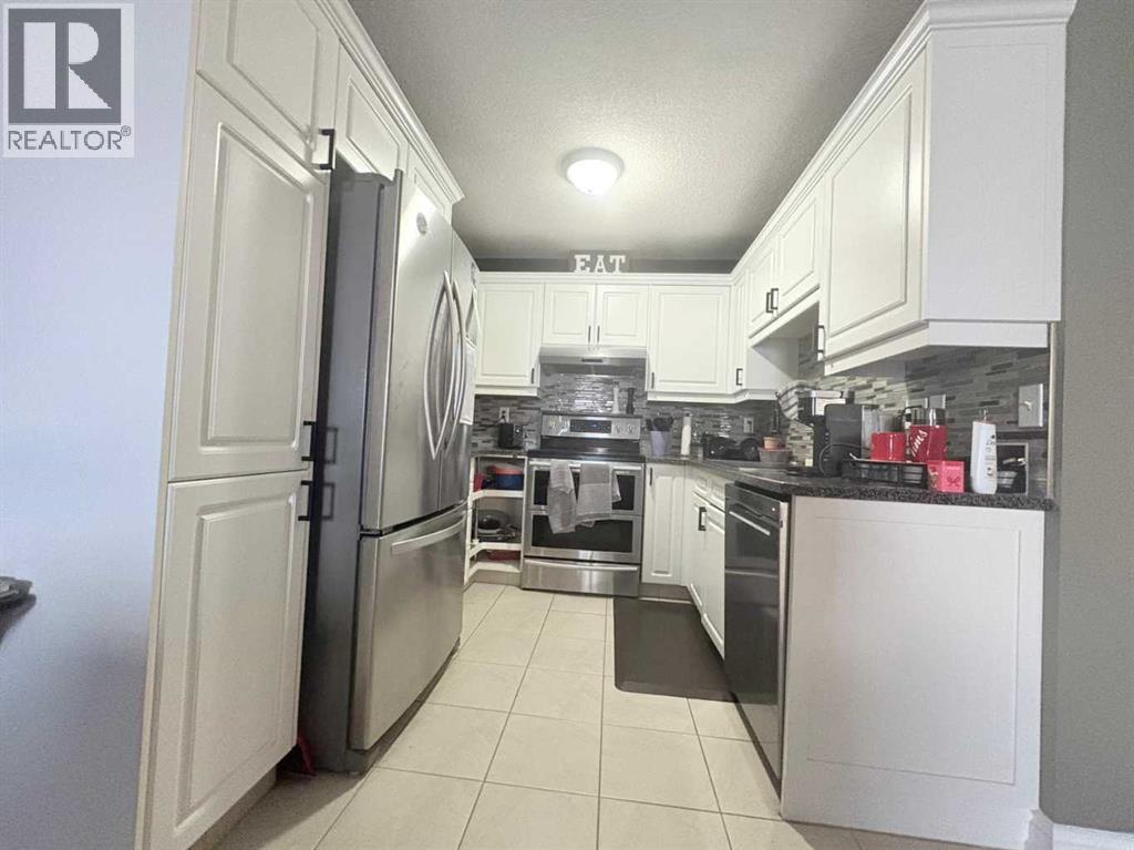 Single Family House for Sale in  Douglas Glen Park SE Douglasdale/Glen Calgary 