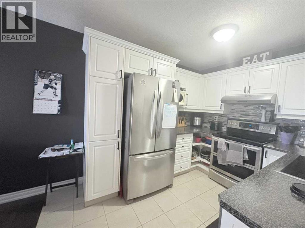 Single Family House for Sale in  Douglas Glen Park SE Douglasdale/Glen Calgary 