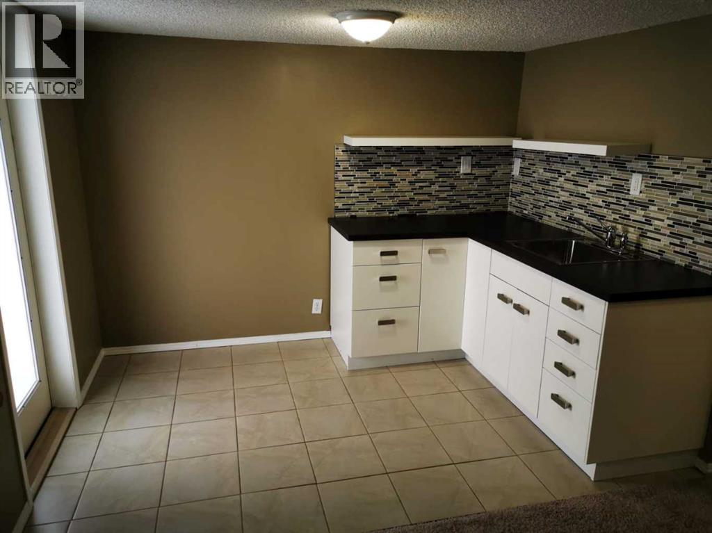 Single Family House for Sale in  Douglas Glen Park SE Douglasdale/Glen Calgary 