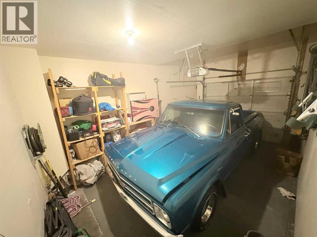 Single Family House for Sale in  Douglas Glen Park SE Douglasdale/Glen Calgary 