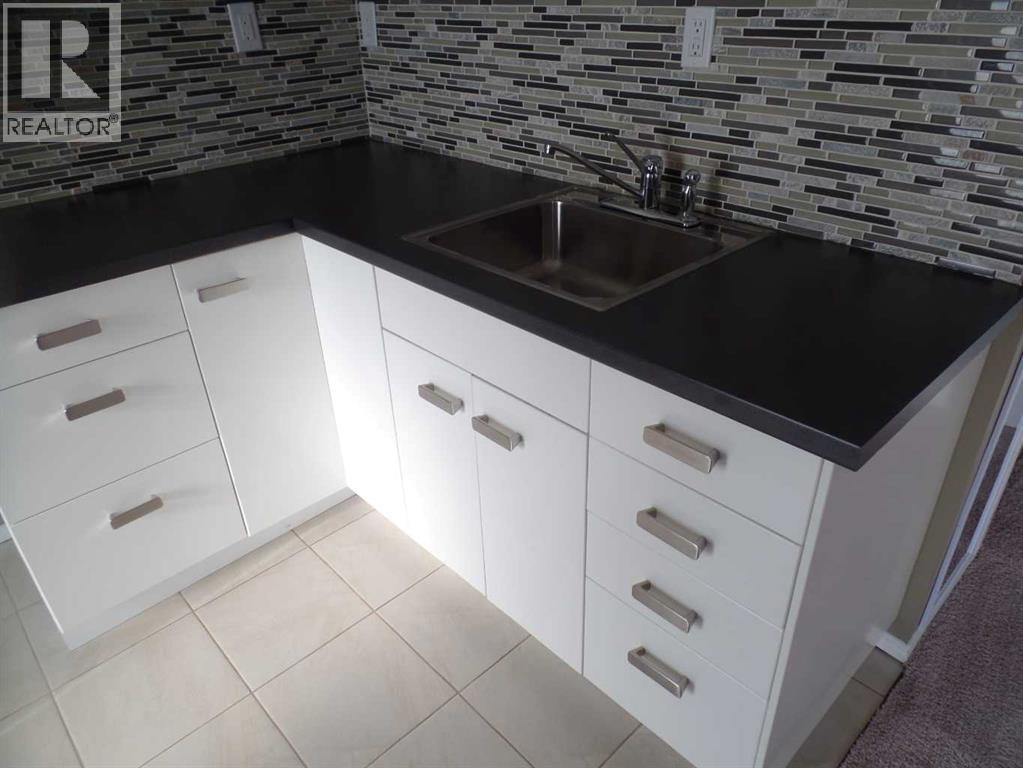 Single Family House for Sale in  Douglas Glen Park SE Douglasdale/Glen Calgary 