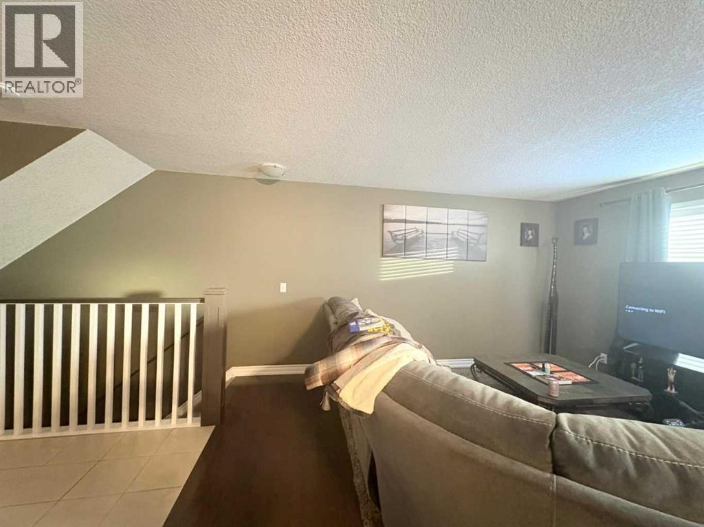 Single Family House for Sale in  Douglas Glen Park SE Douglasdale/Glen Calgary 