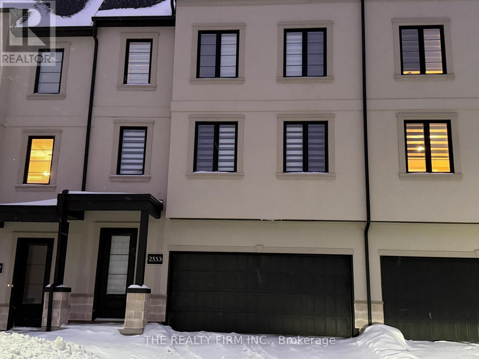 2553 Meadowlands Unit 26 photo 2