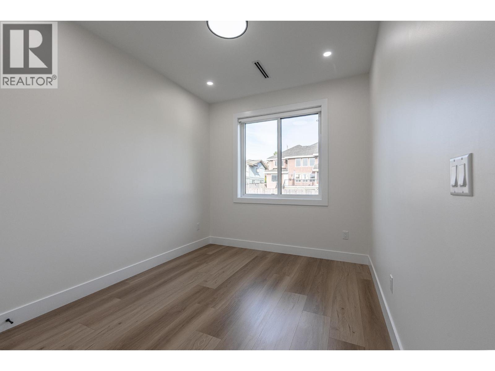 103 1149 DANSEY AVENUE, Coquitlam