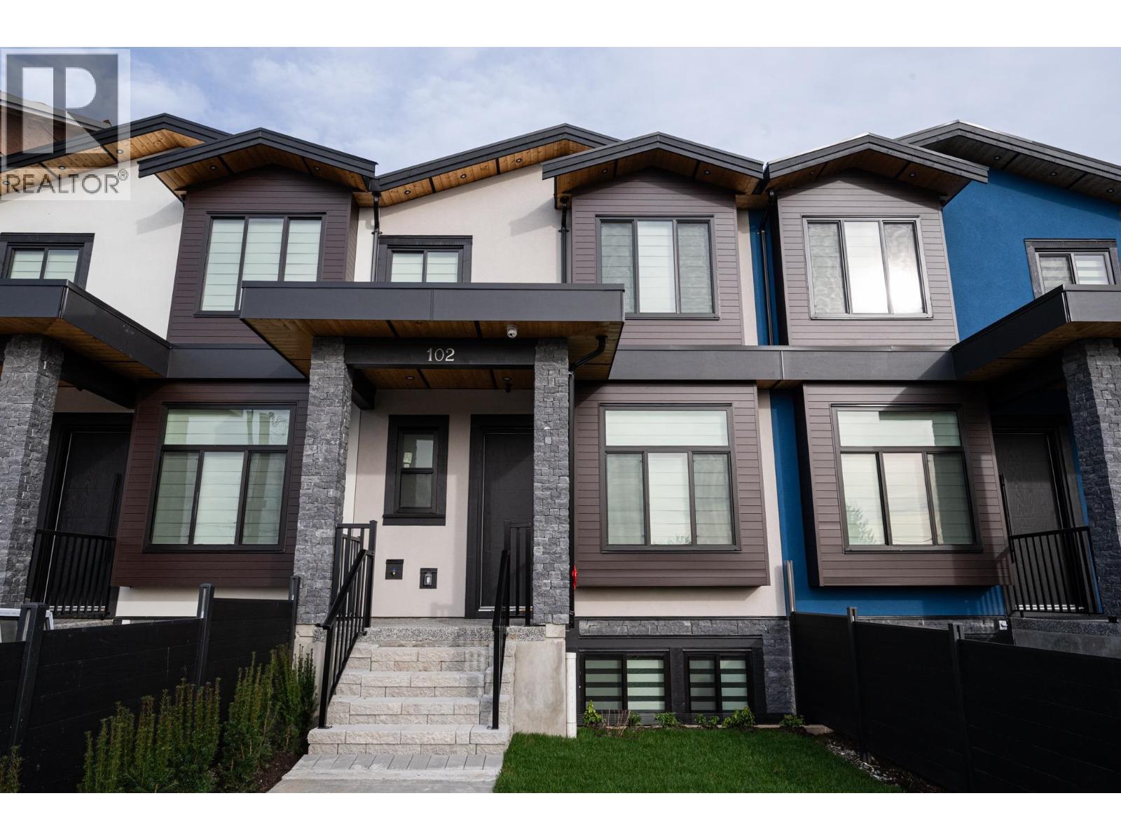 102 1149 DANSEY AVENUE - Main photo, Coquitlam, British Columbia