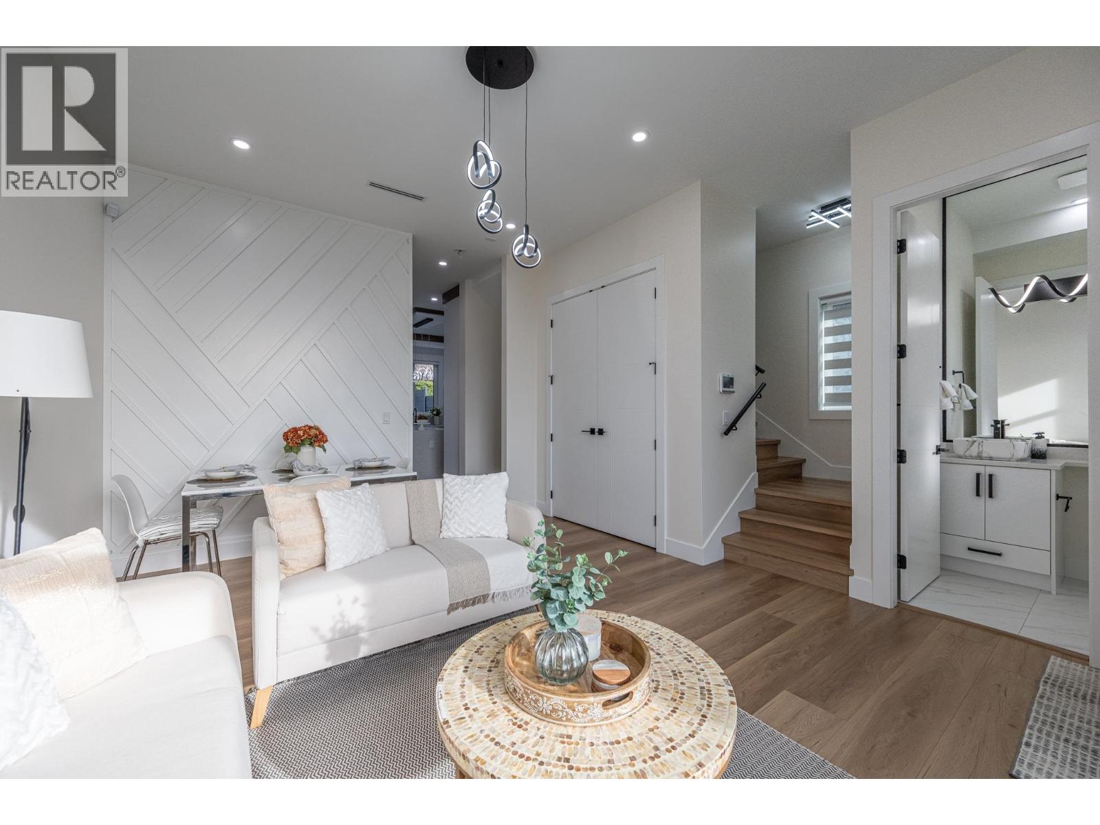 102 1149 DANSEY AVENUE, Coquitlam