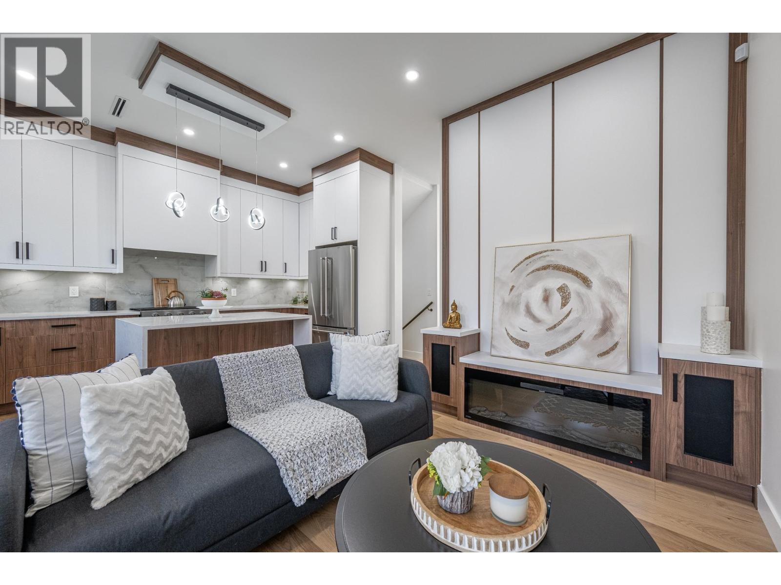 102 1149 DANSEY AVENUE, Coquitlam