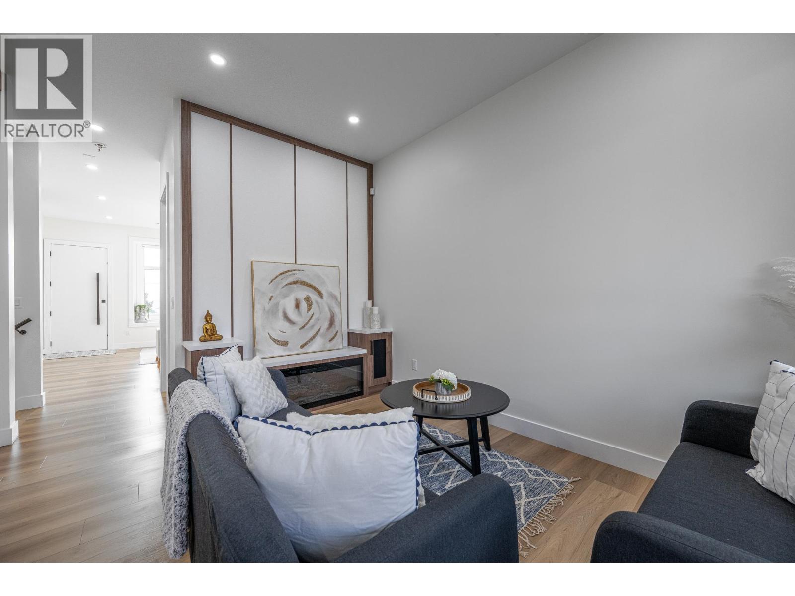 102 1149 DANSEY AVENUE, Coquitlam