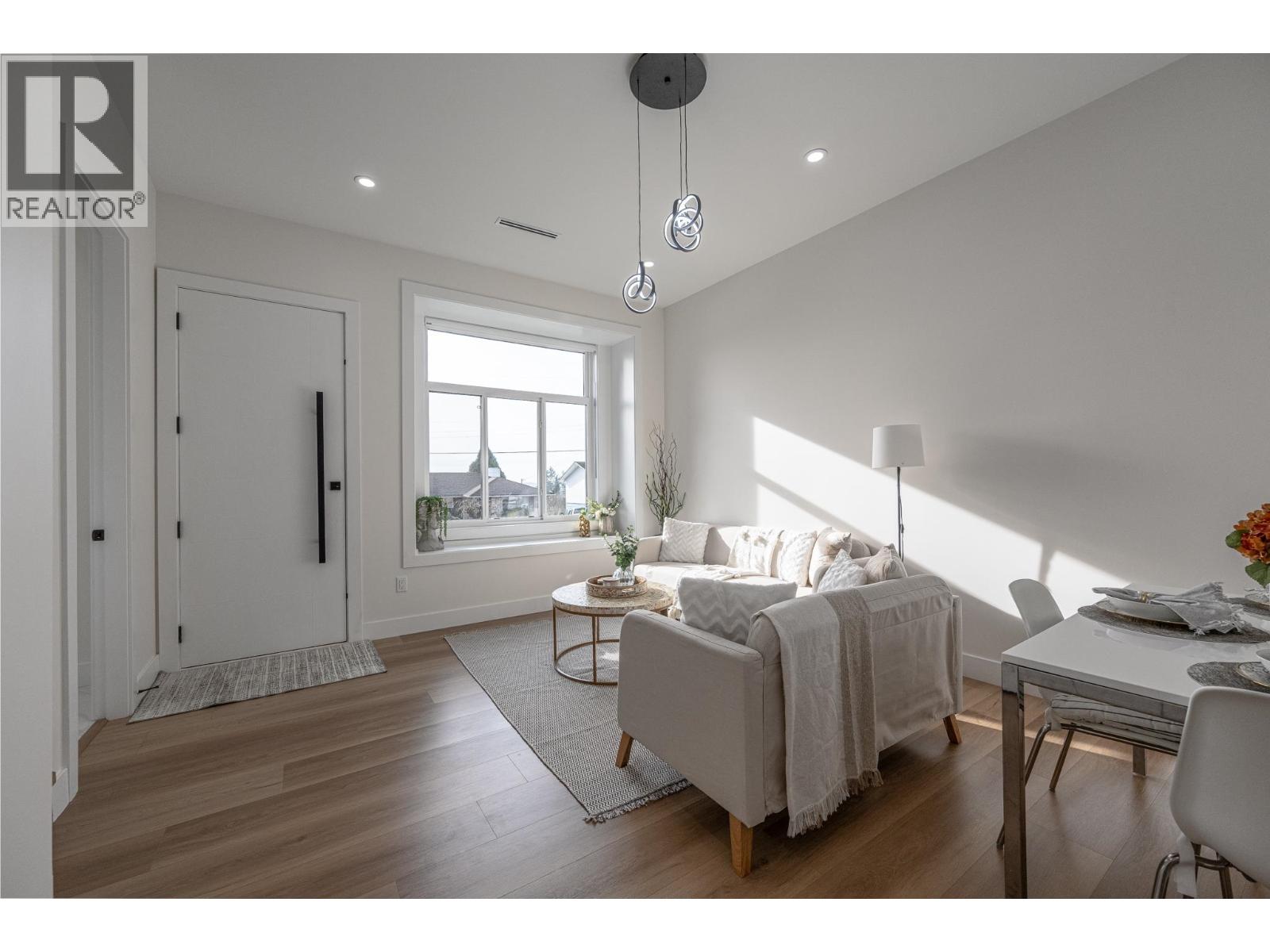 102 1149 DANSEY AVENUE, Coquitlam