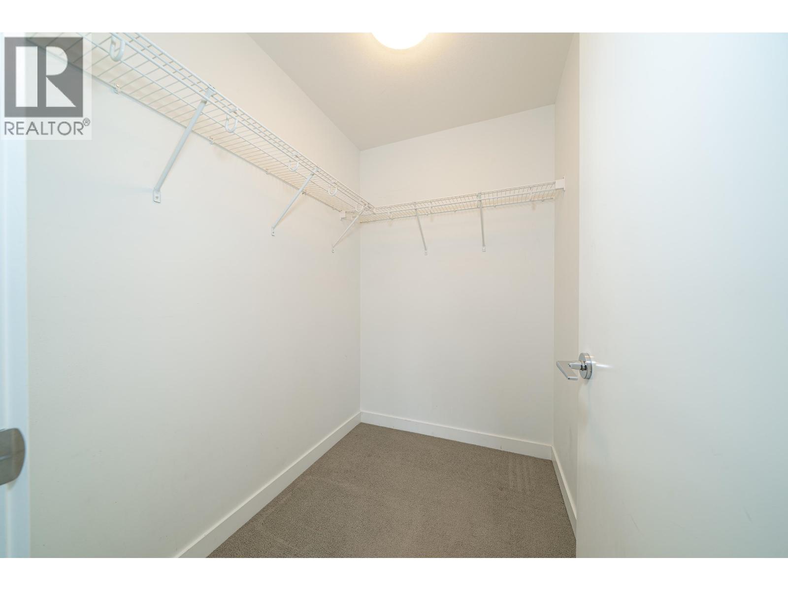416 221 E 3RD STREET — photo 23