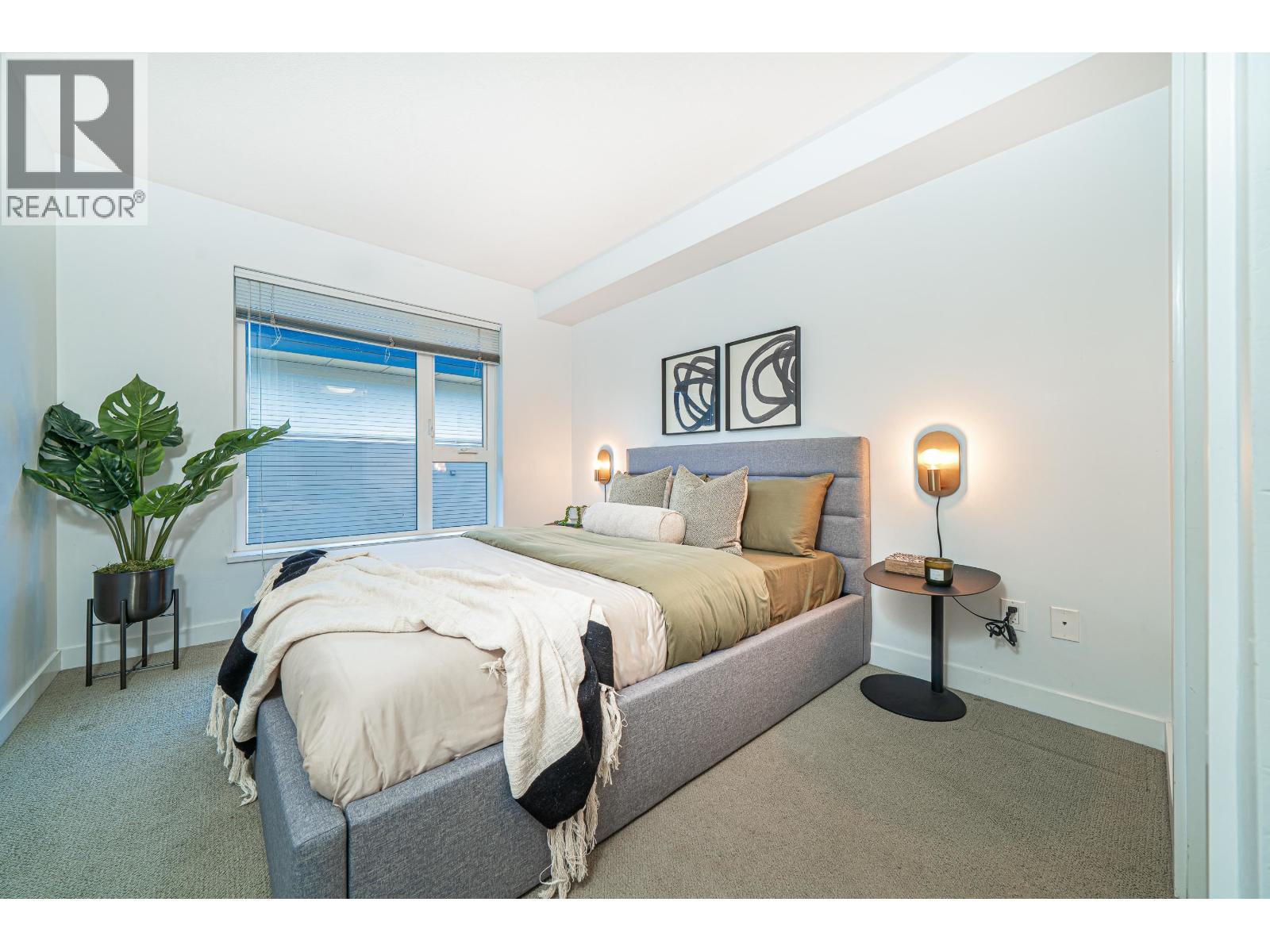 416 221 E 3RD STREET - Photo 4 of 40, North Vancouver, British Columbia