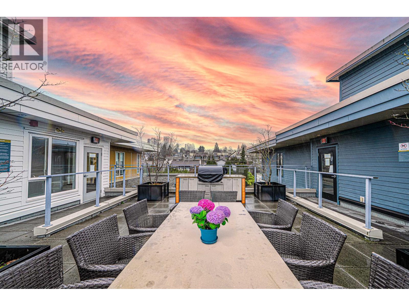 416 221 E 3RD STREET - Photo 2 of 40, North Vancouver, British Columbia