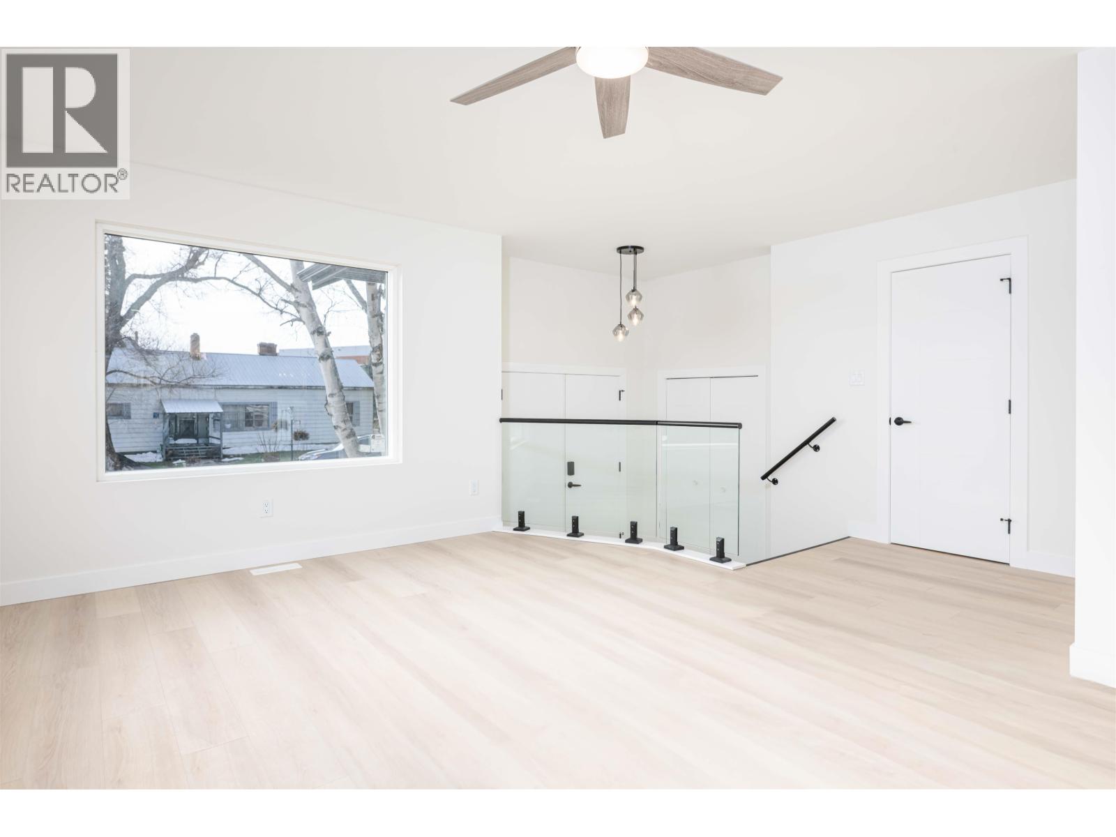 1980 12TH AVENUE - 6