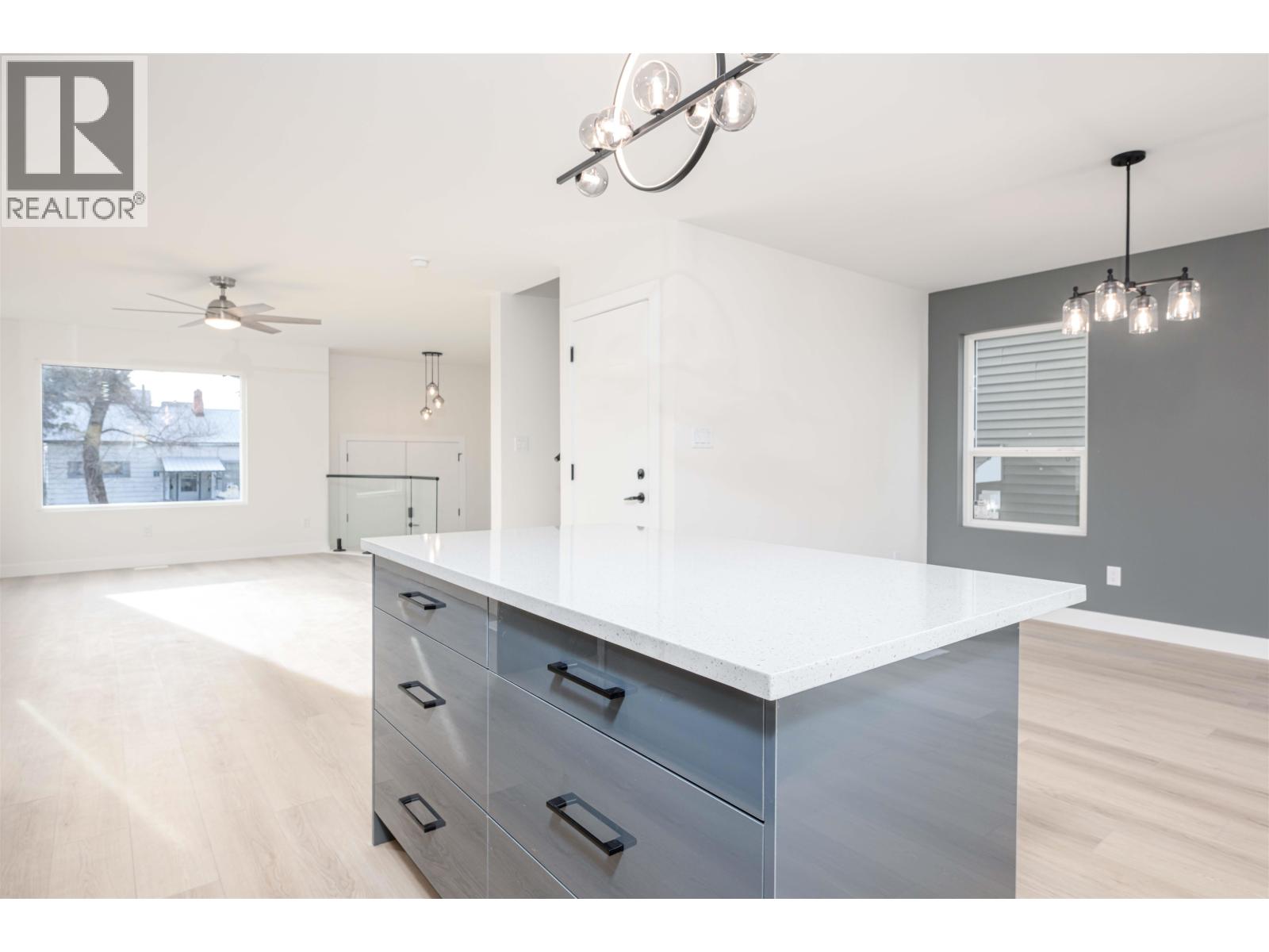 1980 12TH AVENUE - 14