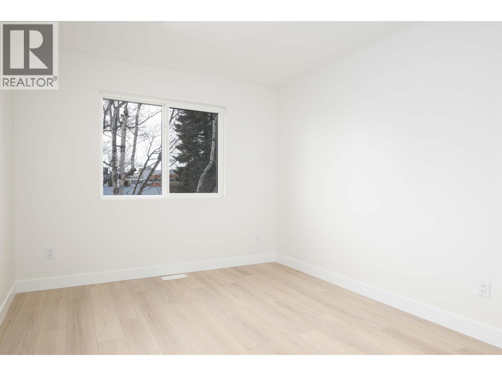 1980 12TH AVENUE - 15