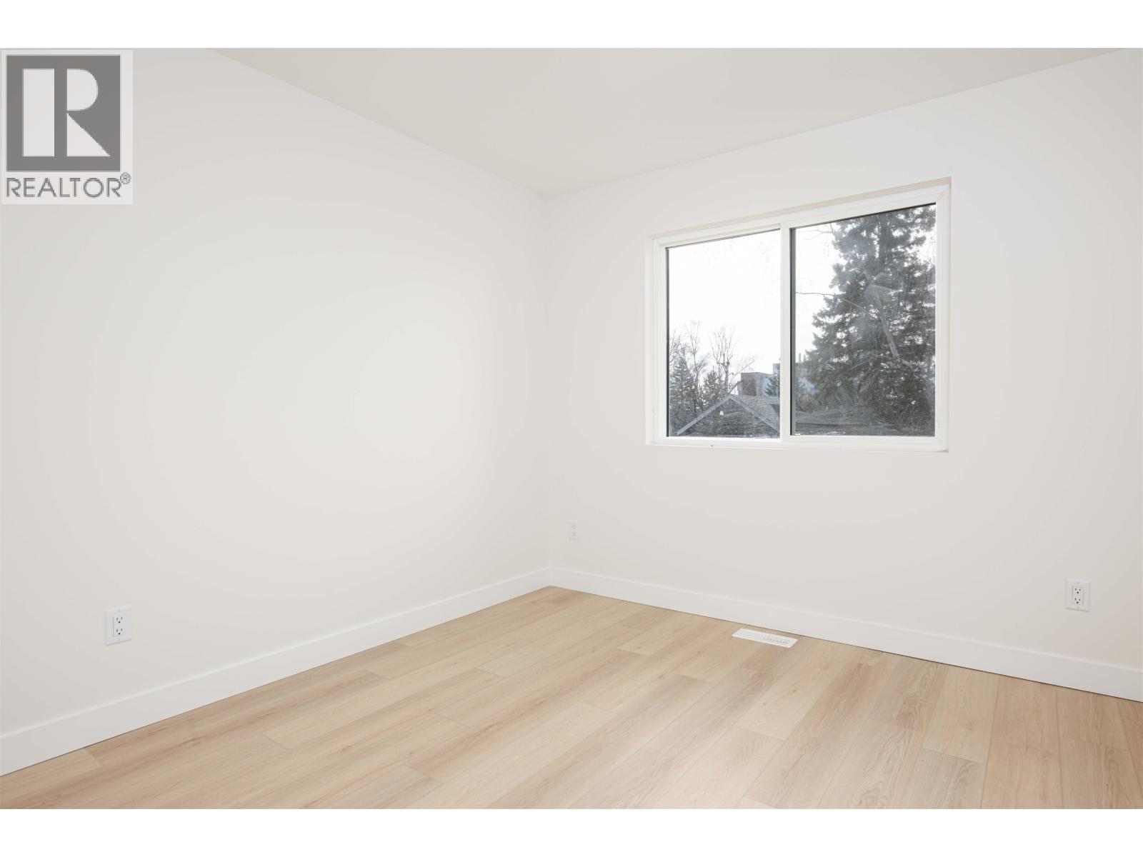 1980 12TH AVENUE - 16