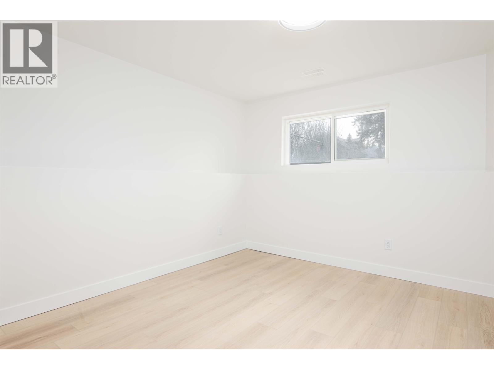 1980 12TH AVENUE - 22