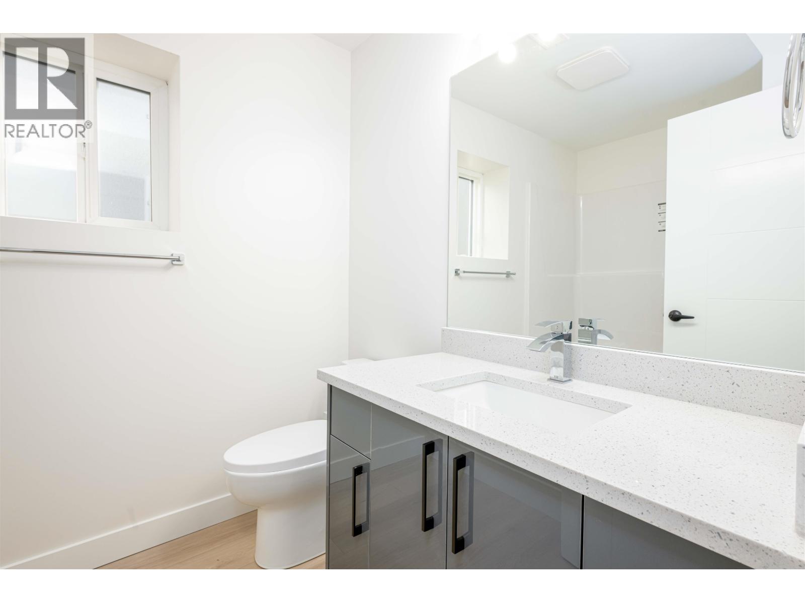 1980 12TH AVENUE - 24