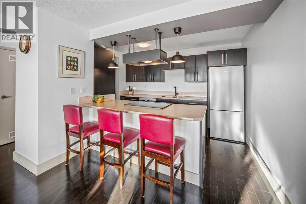 Single Family House for Sale in    Avenue SW Cliff Bungalow Calgary 