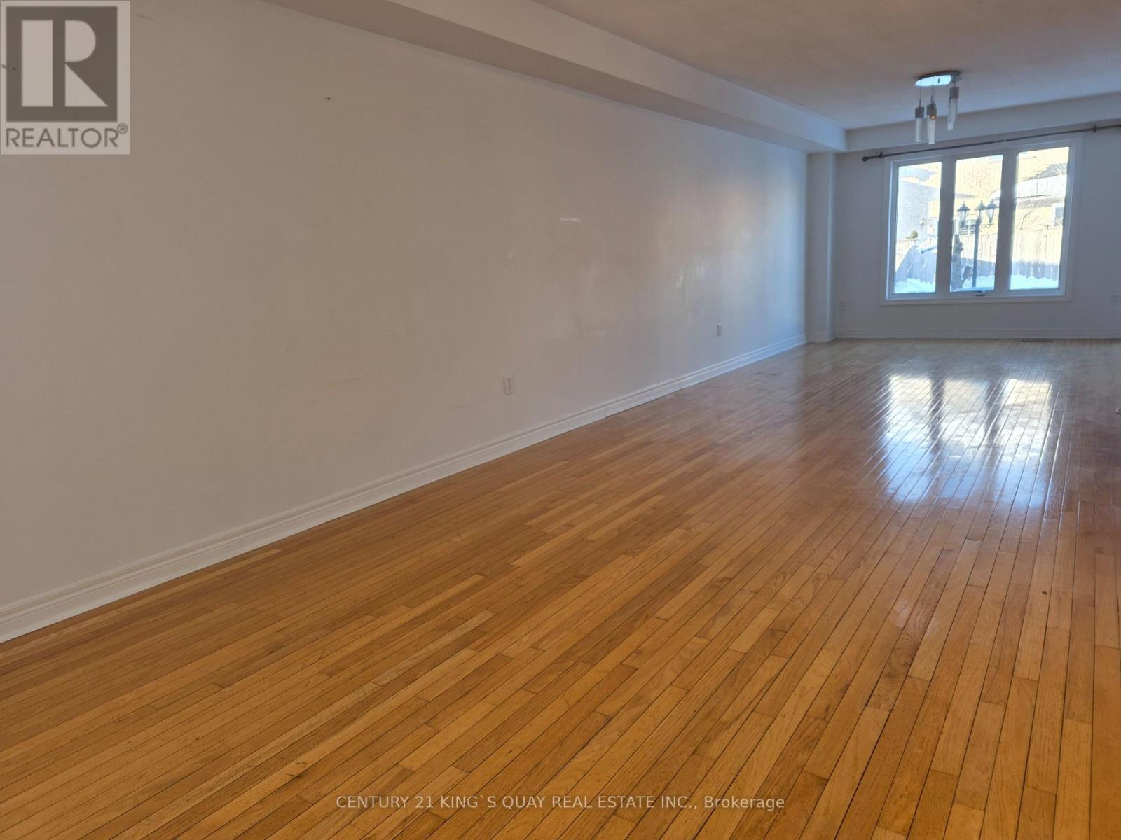 120 Flagstone photo 3