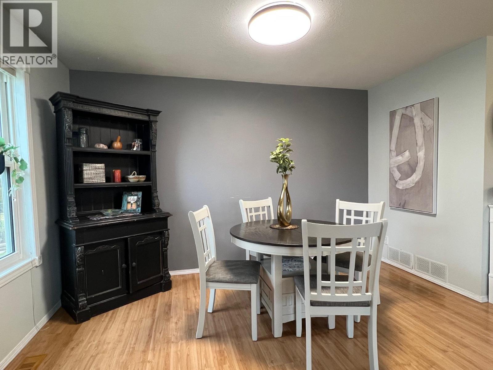 636 6th Avenue, Vernon